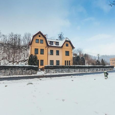 Schupplerova Vila Hostejn Εξωτερικό φωτογραφία